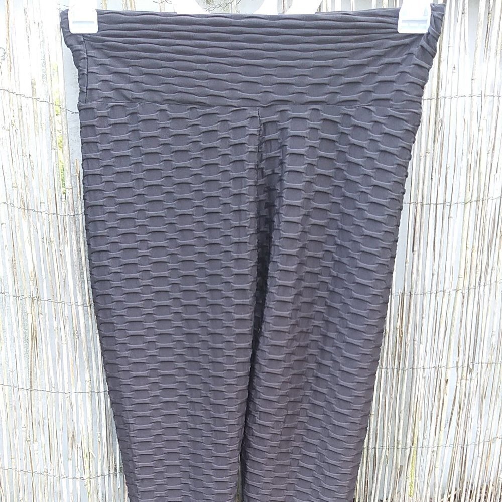 Siqnatures Anti Cellulite Textured Leggings - No Size Tag - See Measurements